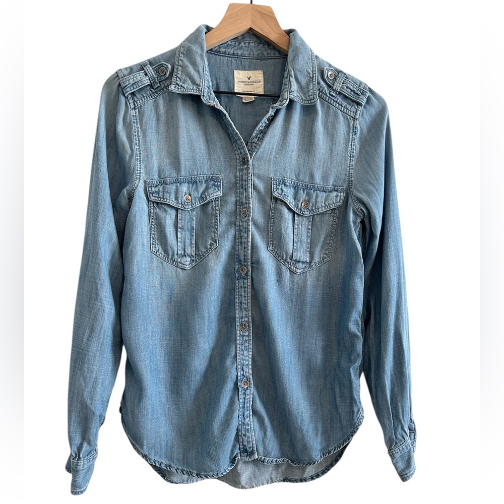 American Eagle Outfitters Denim Boyfriend Fit Button Down Shirt Blue size XS